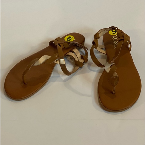 XOXO Sandal - Picture 3 of 9